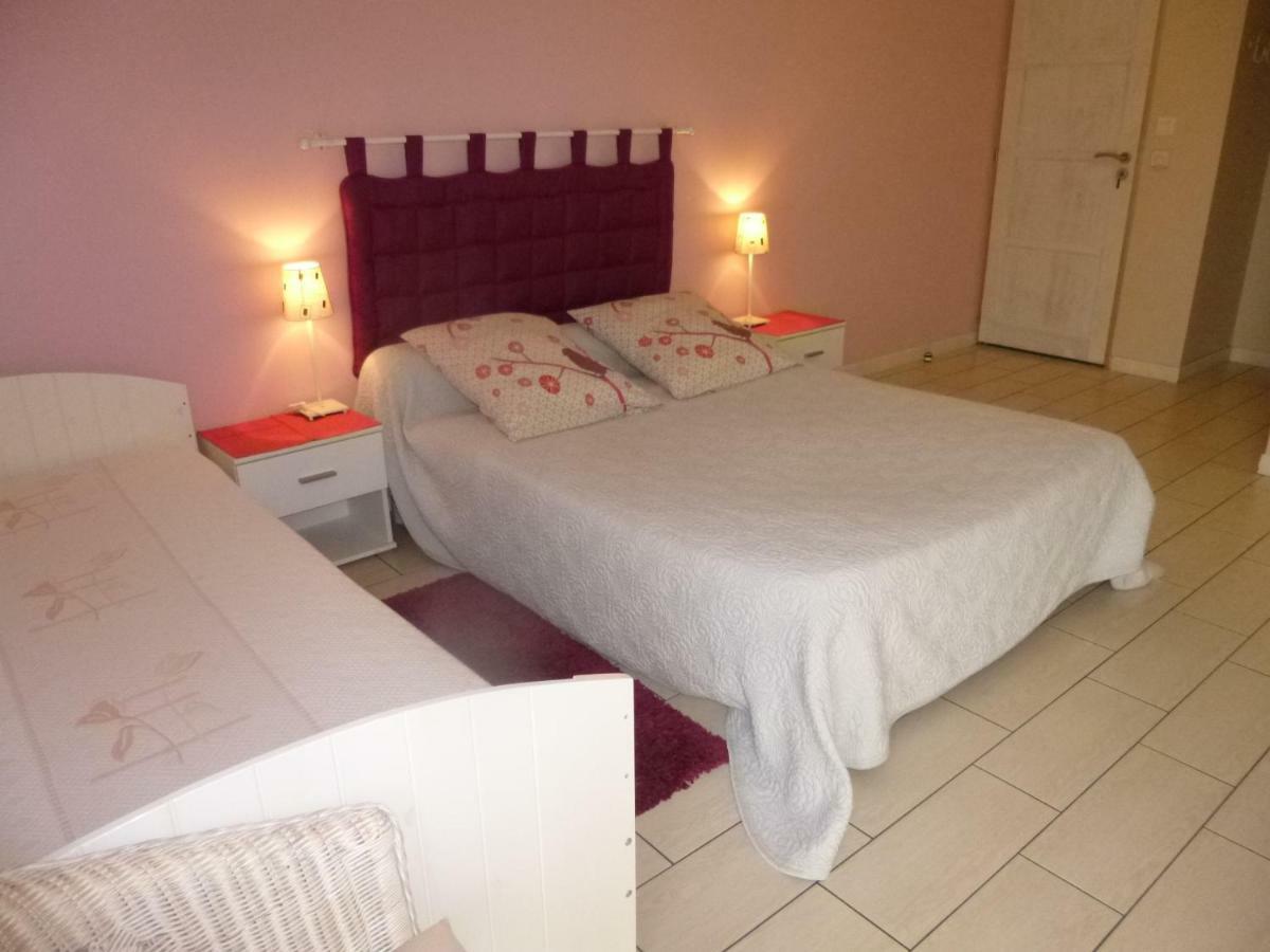 Gahard Chambres D'Hotes De Celine Et David מראה חיצוני תמונה